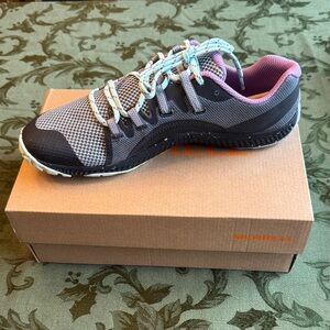 Merrell Trail Glove 6 Women's Black and Gray Hiking shoe Size 10 NEW in BOX